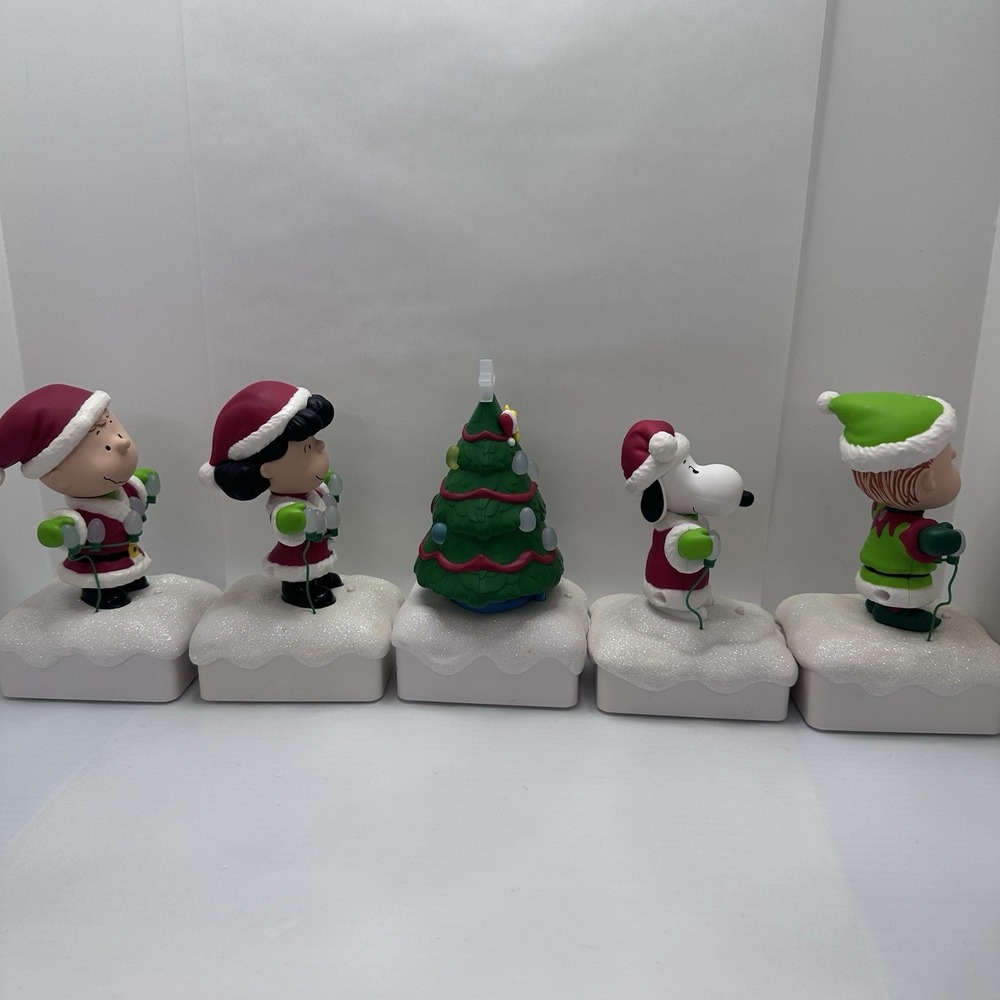 Set 5 Peanuts 2015 LightUp Christmas Snoopy Light Show & Music Wireless Tested - Picture 15 of 17